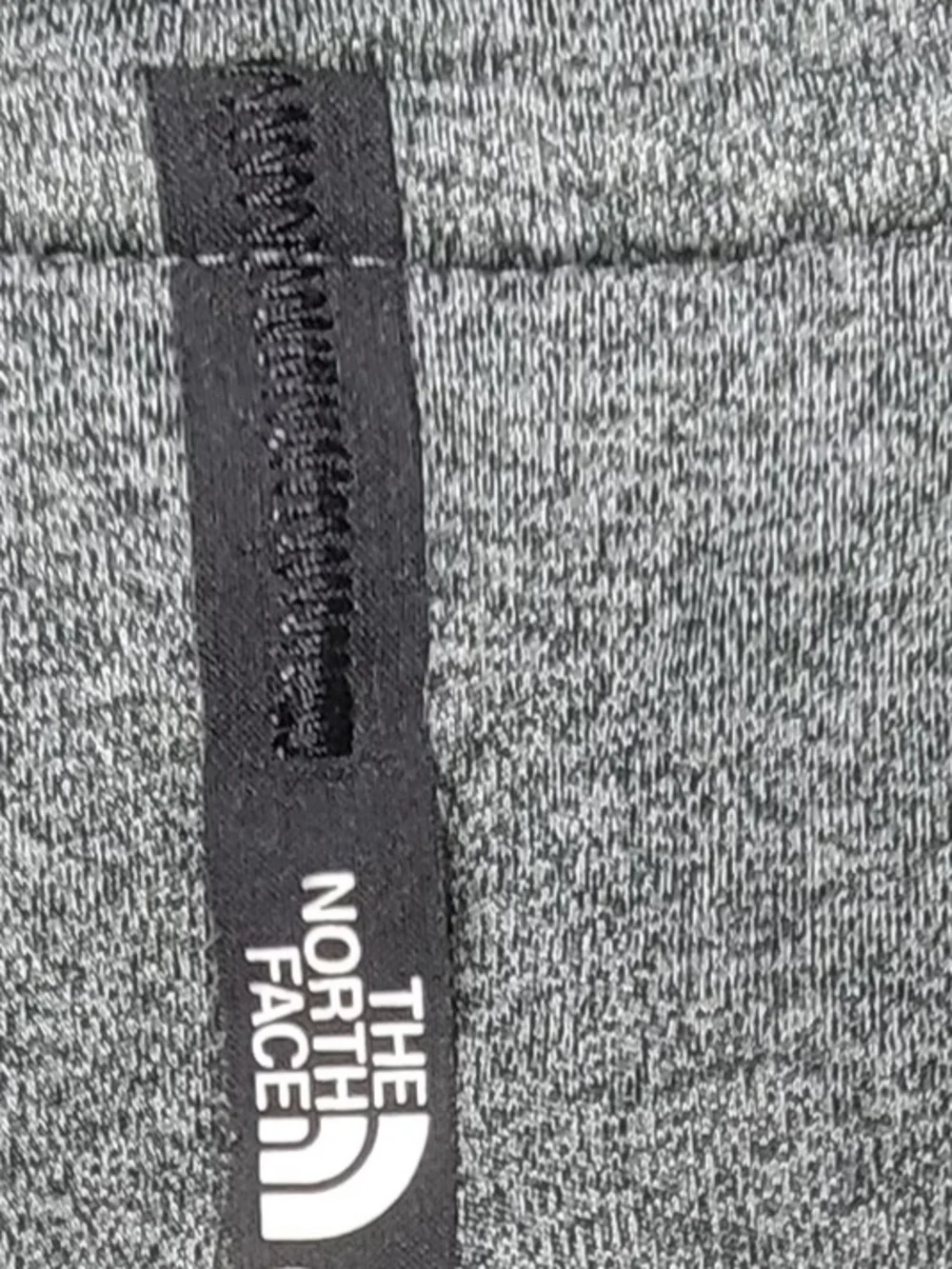 The North Face Men's Grey 1/4-Zip Long Sleeve Pullover Size M